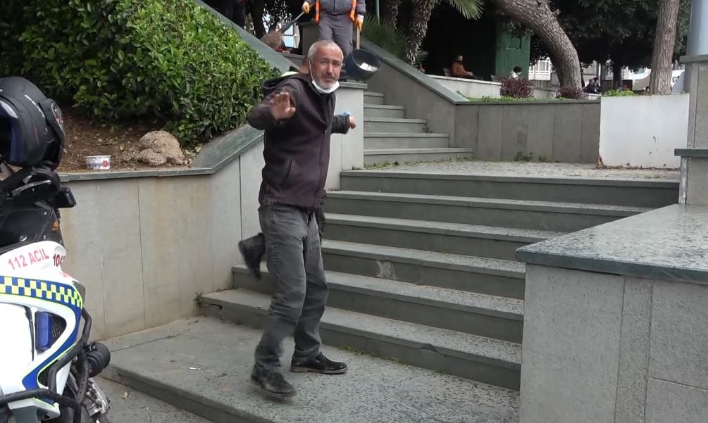 "Epilepsi hastas�y�m" dedi, sarho� ��kt�