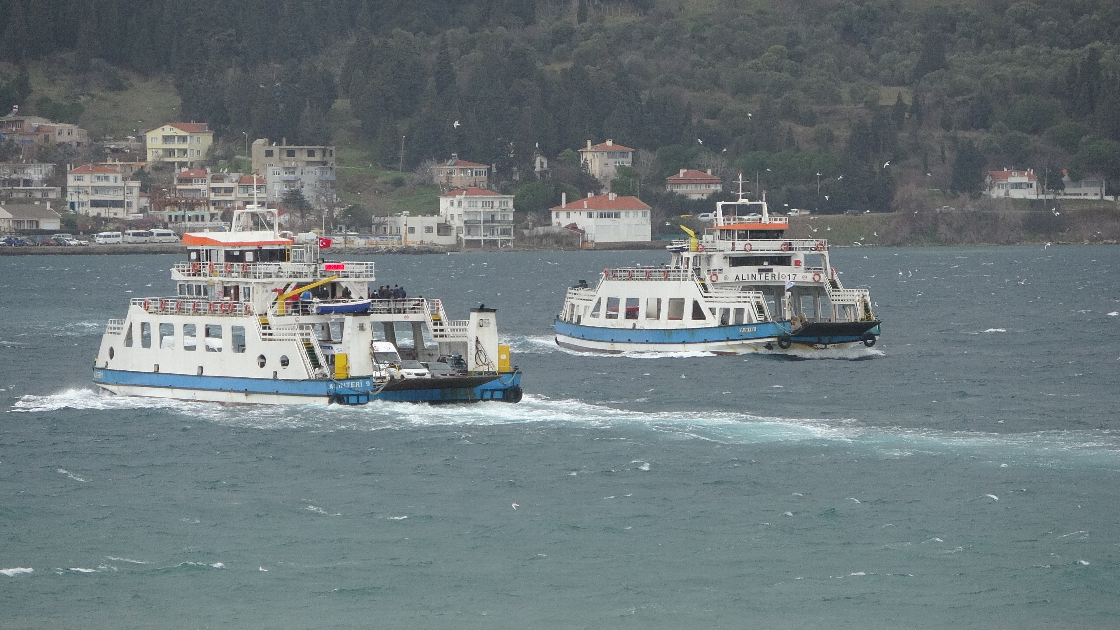 Bozcaada ve Gökçeada seferlerine fırtına engeli