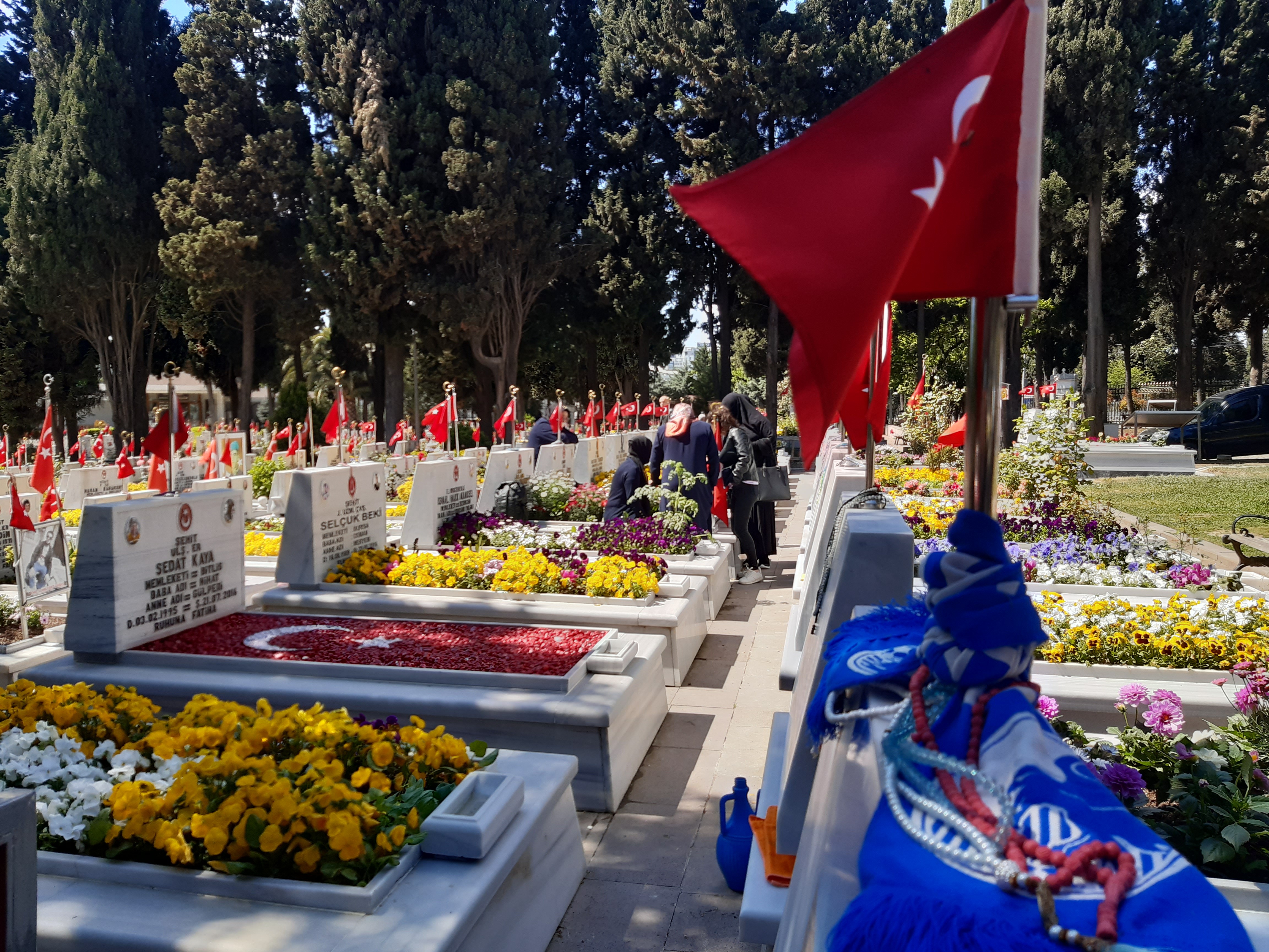 Edirnekapı Şehitliği'nde hüzünlü Anneler Günü - Resim : 1