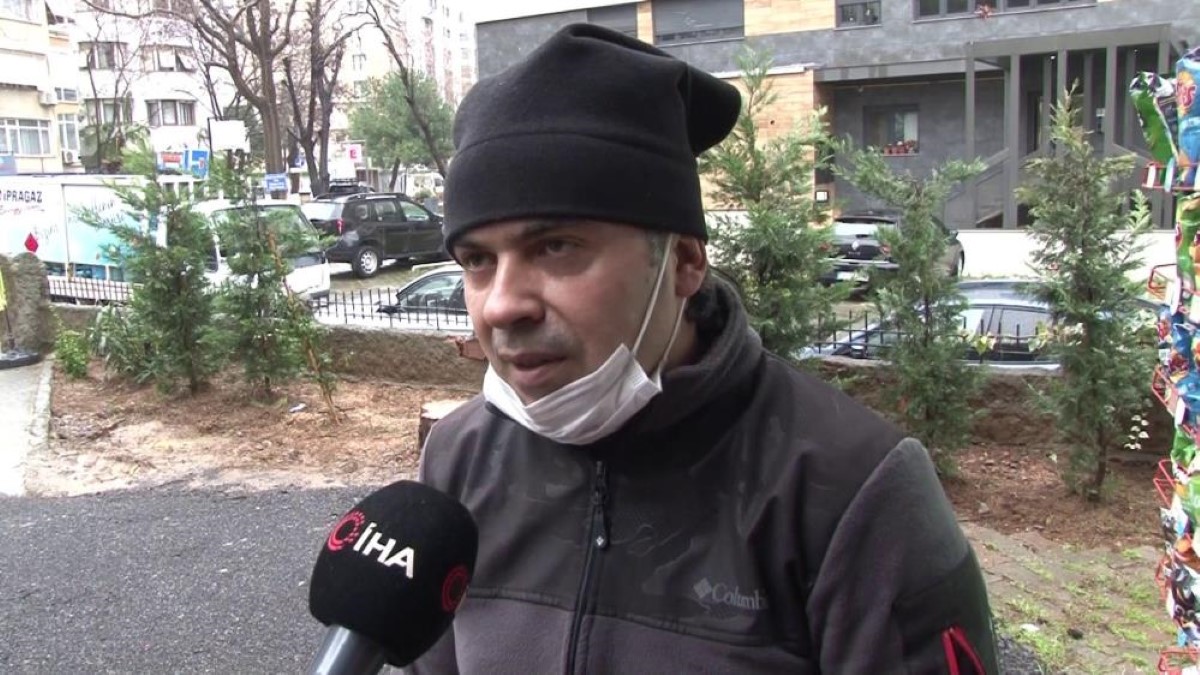 Kadıköy’de zeminin çökmesi ile çukura düşen dükkan sahibi: "30 dakika çukurda kaldım"