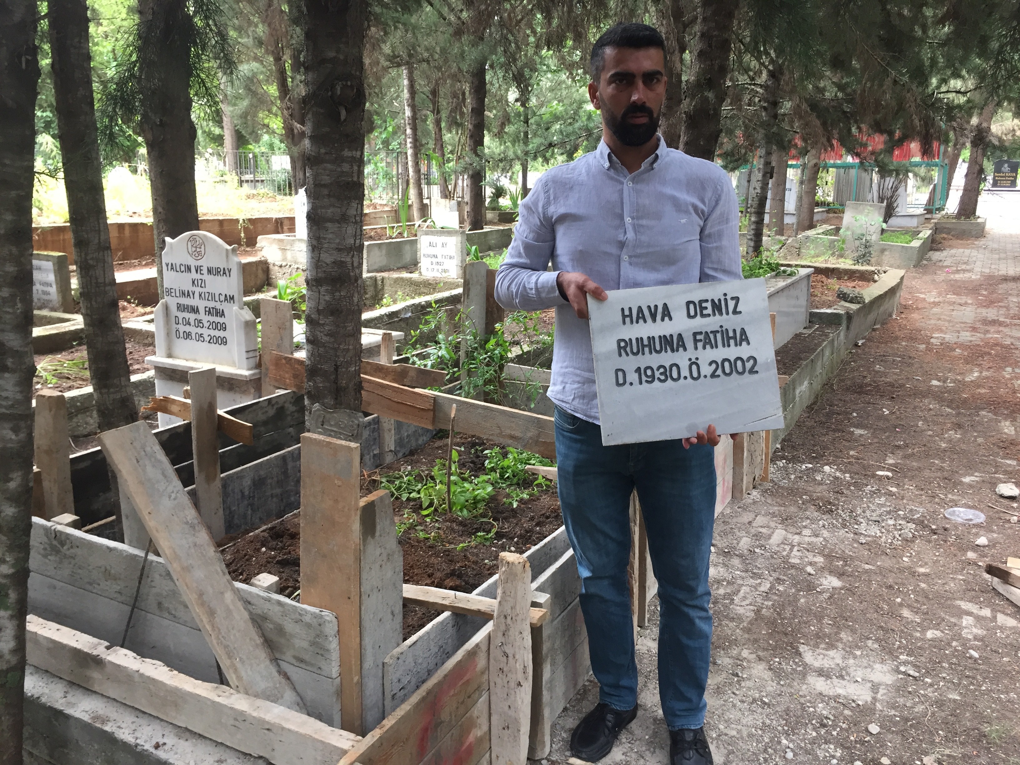 Mezarın demir korkuluğunu çaldılar - Gaziantep Haberler - Gaziantep Son  Dakika Olay Haber | Mega Haber 27