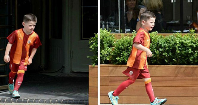 Rooney&#039;nin oğlu Galatasaray forması giydi