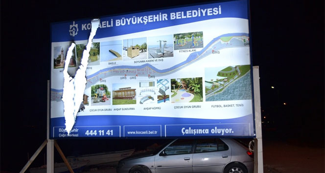 Büyükşehir&#039;in reklam panolarına saldırı