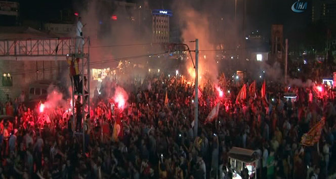 Taksim&#039;de şampiyonluk coşkusu