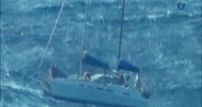 Türk denizcilerin okyanustaki kurtarma operasyonu kamerada