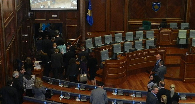 Kosova Meclisi Savaş Suçları Mahkemesi’ni kuramadı