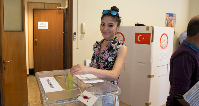 Milano&#039;da yaşayan Türkler&#039;den 7 Haziran seçimlerine yoğun ilgi