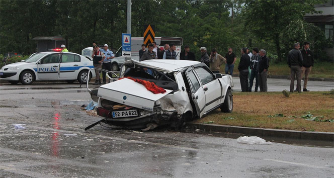 Terme&#039;de kaza: 1 ölü, 4 yaralı