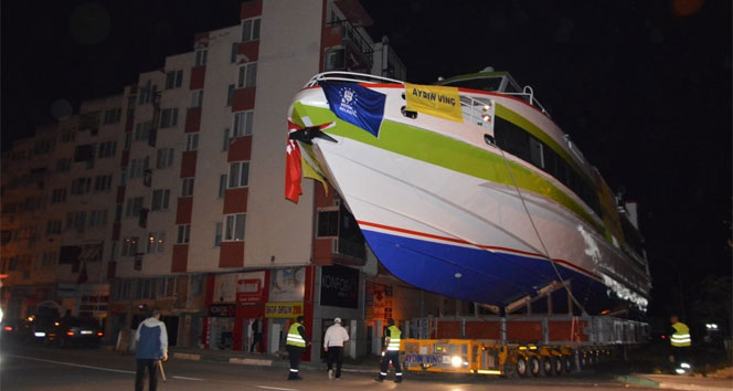 Karayoluyla taşınan en büyük gemi