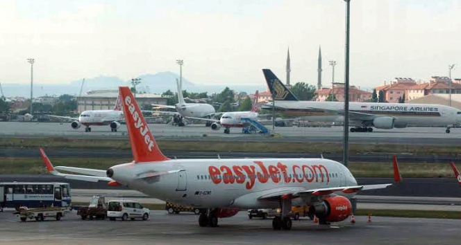 Uçaktaki yanık kokusu acil iniş yaptırdı