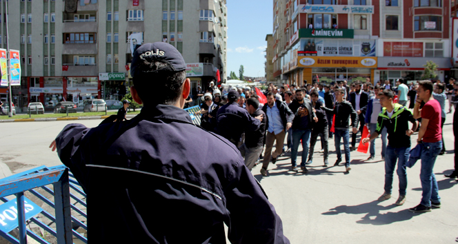 Erzurum'da Demirtaş'ın mitingi öncesi olaylar çıktı