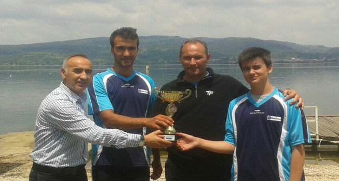 İhlas Koleji öğrencileri kürekte Türkiye şampiyonu oldu