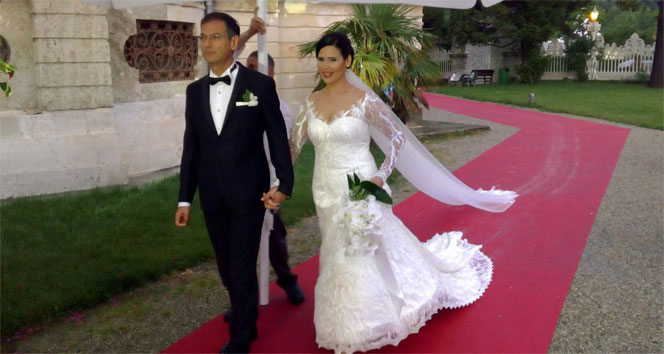 Ünlü sunucu Ebru Gediz dünyaevine girdi