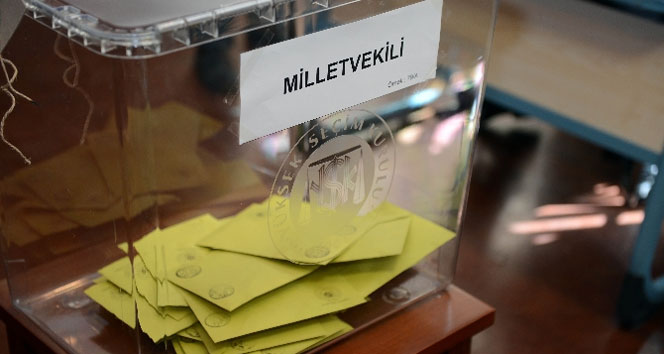 Türkiye genelinde oy verme işlemi başladı
