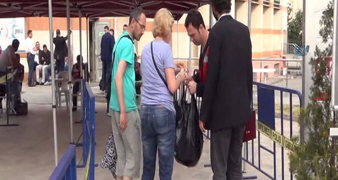 Oy çuvalları, Fatih İlçe Seçim Kurulu’na getirilmeye başlandı