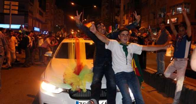 Diyarbakır’da vatandaşlar sokağa döküldü