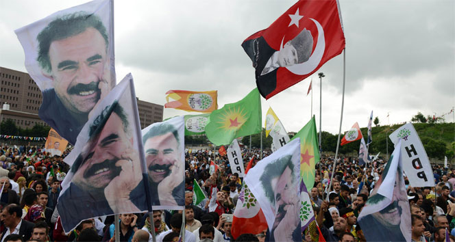 HDP’liler, seçim sonucunu Bakırköy’de kutladı