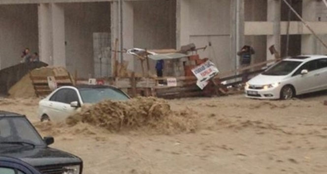 Başkent sele teslim