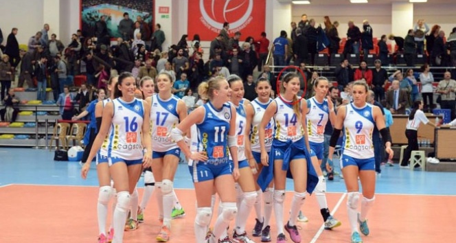 Miss Turkey'de 1'inci olan Ecem Çırpan voleybolcu çıktı