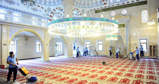 Bağcılar’da camiler gül kokuyor