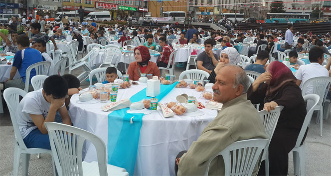 Zeytinburnu Belediyesi’nden 5 bin kişiye iftar
