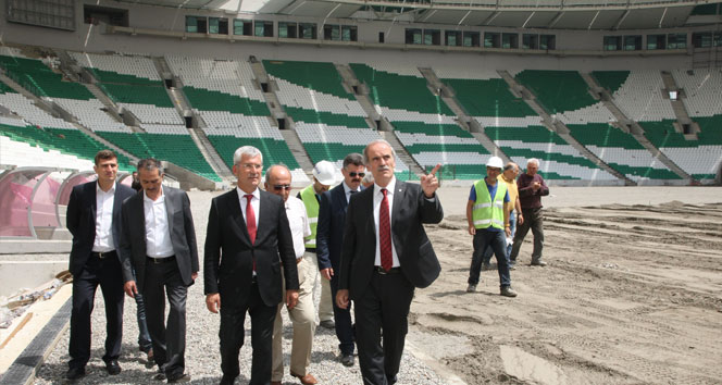 Timsah Arena'da sıra çimlere geldi