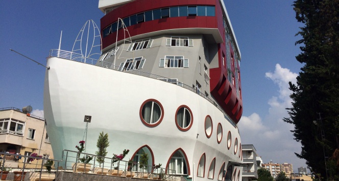 Gemi değil öğrenci yurdu