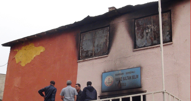 Şemdinli’de yakılan okul tekrar yapılıyor