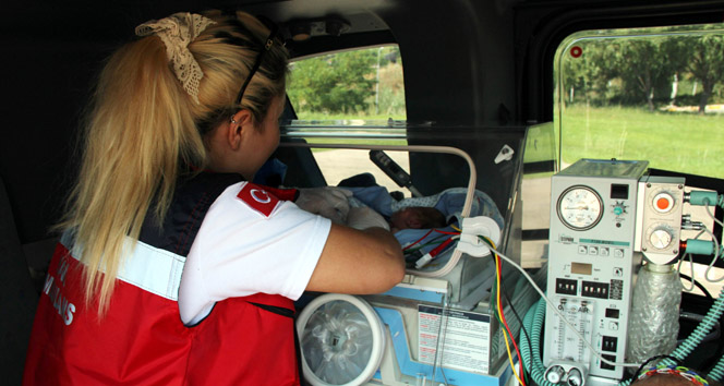 Ambulans helikopter Ömer bebek için havalandı