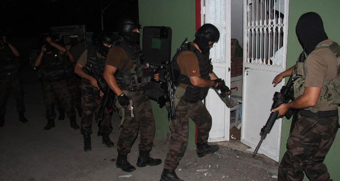 Tacizci polisin evini yakanlara özel harekatlı operasyon