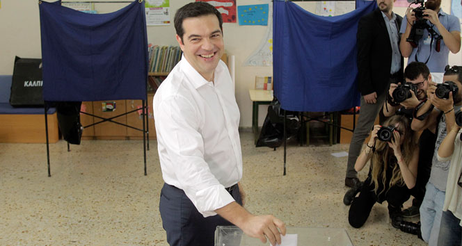 Yunanistan’da kader referandumu başladı