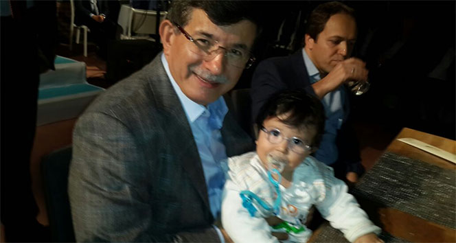 Başbakan Davutoğlu, Bilim Ve Sanat Vakfı’nın iftarına katıldı