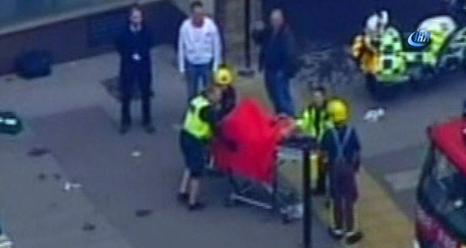 Londra’daki terör saldırısında hayatını kaybedenler 10.yılda anıldı