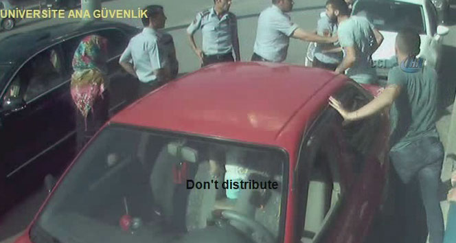 Üniversitede güvenlik görevlilerine saldırı