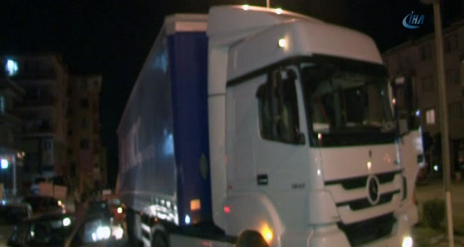 Teravih çıkışı yaşlı adama araba çarptı!