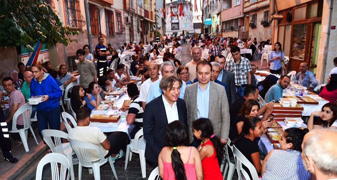 Kaptanpaşa Mahallesi birlik sofrasında buluştu