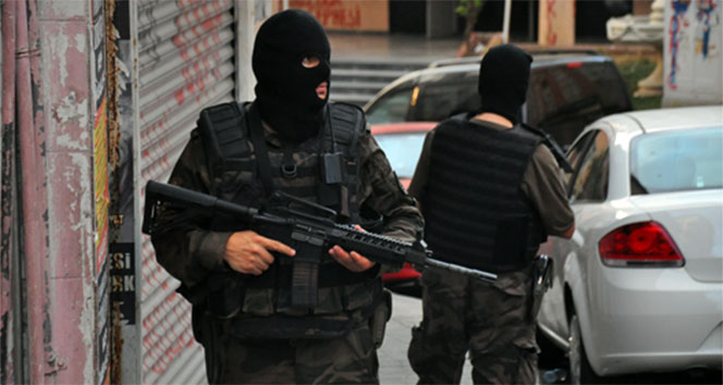İstanbul’da geniş çaplı terör operasyonu: 1 ölü, 70 gözaltı
