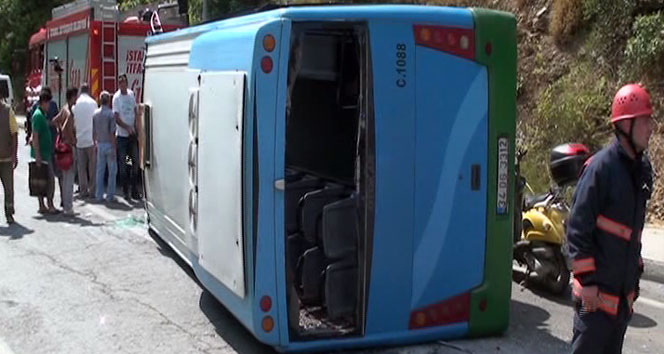 Özel halk otobüsü kaza yaptı: 7 yaralı