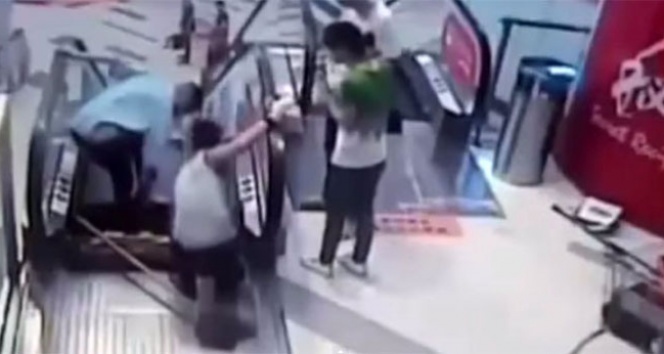 Çin’de bir yürüyen merdiven kazası daha !