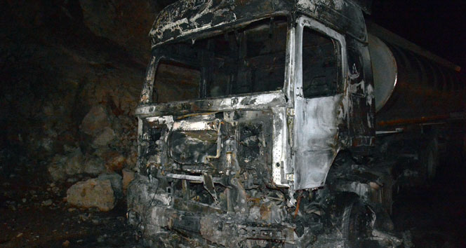 PKK&#039;lılar yine araç yaktı!