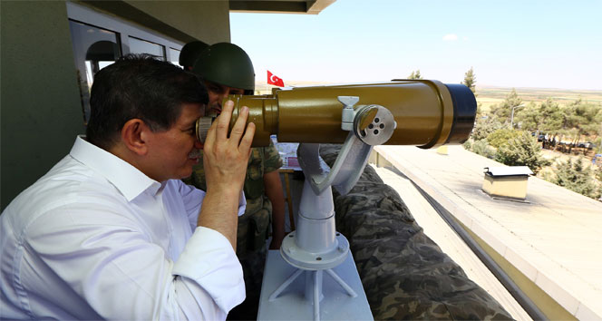 Başbakan Davutoğlu Dağ Hudut Karakolu&#039;nda