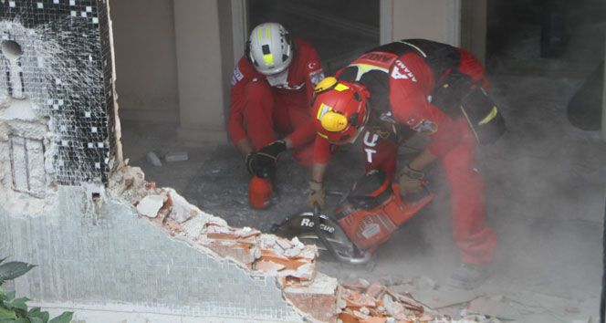 Beşiktaş'ta nefes kesen deprem tatbikatı