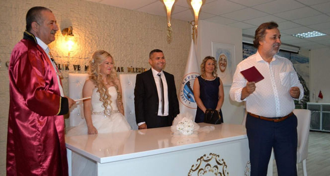 Bursa.com editörü Arzu Çapar’ın mutlu günü