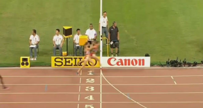 Molly Huddle erken sevinince bronz madalyadan oldu