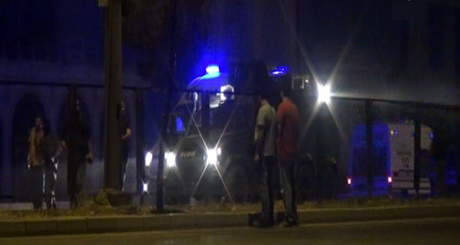Polis aracına bombalı saldırı: 10'u polis 16 yaralı