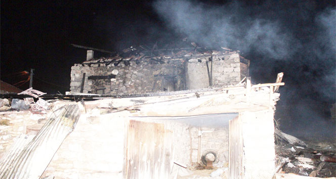 Beyşehir’de korkutan ev yangını