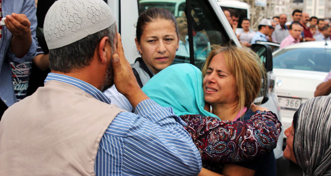 Şehit polisin cenazesi evinde