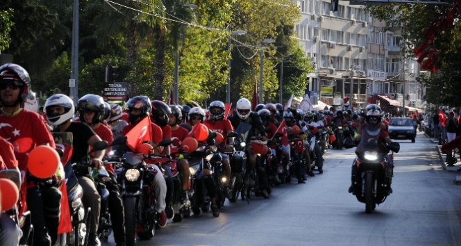 Motorcular terörü protesto etti