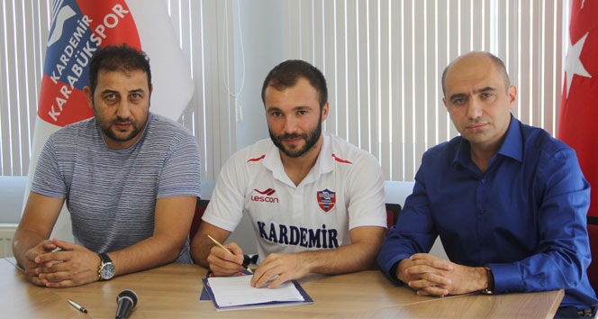 Karabükspor’da yeni transferler imzayı attı
