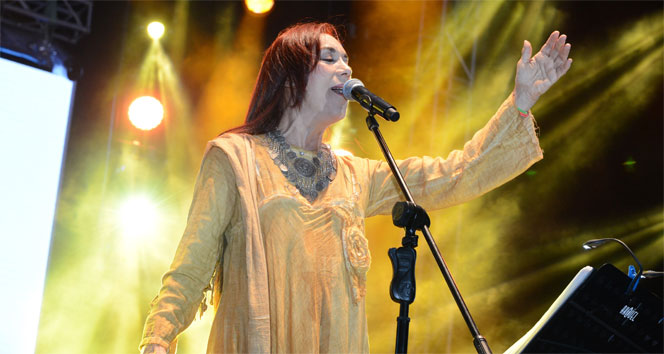 Leman Sam’dan duygu yüklü şarkılar